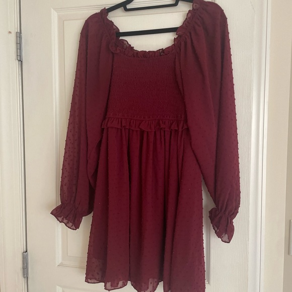 Large burgundy dress - Picture 2 of 2